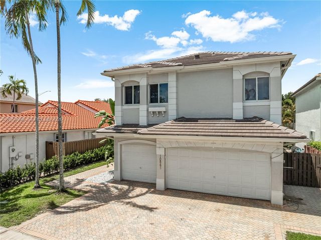 10865 NW 73rd Ter, Doral, FL 33178