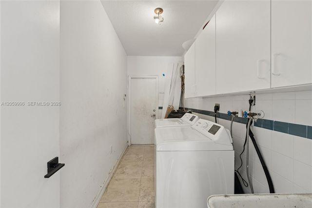 10865 NW 73rd Ter, Doral, FL 33178