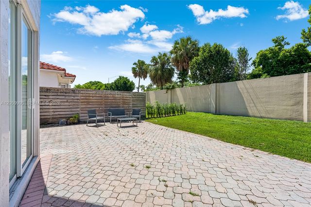 10865 NW 73rd Ter, Doral, FL 33178