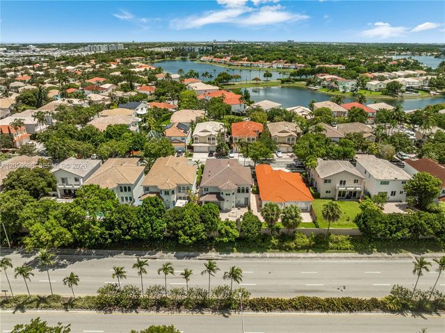 10865 NW 73rd Ter, Doral, FL 33178