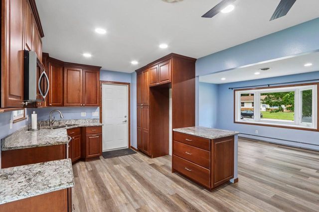 N91W17573 Saint Regis STREET, Menomonee Falls, WI 53051