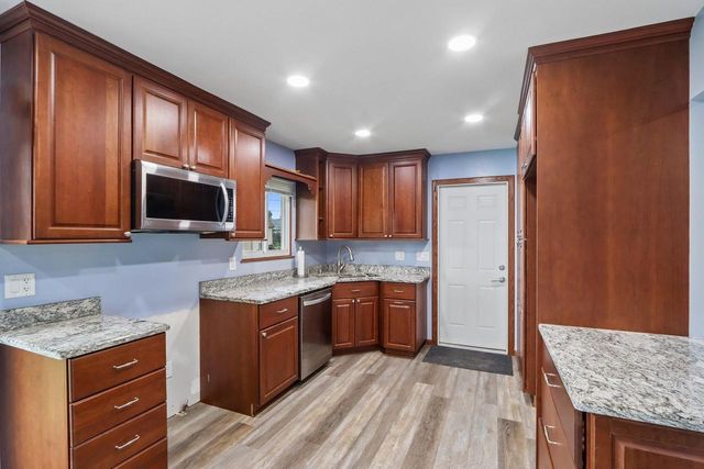 N91W17573 Saint Regis STREET, Menomonee Falls, WI 53051