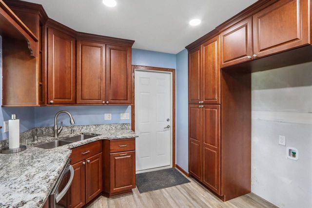 N91W17573 Saint Regis STREET, Menomonee Falls, WI 53051