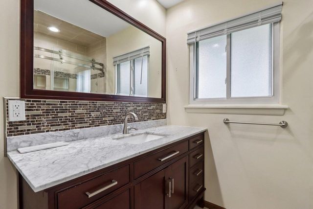 N91W17573 Saint Regis STREET, Menomonee Falls, WI 53051