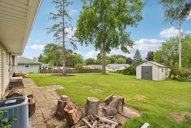 N91W17573 Saint Regis STREET, Menomonee Falls, WI 53051