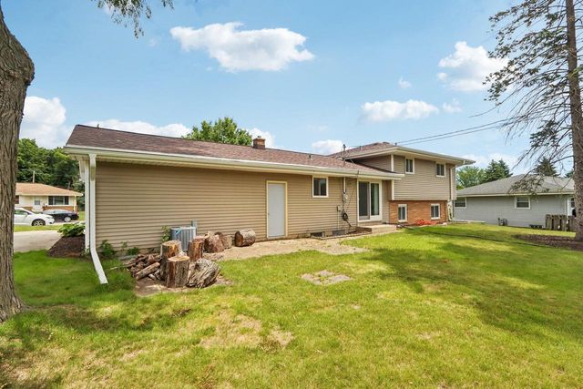 N91W17573 Saint Regis STREET, Menomonee Falls, WI 53051