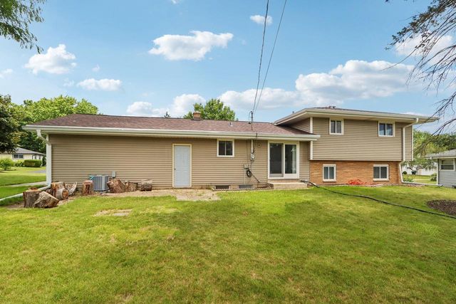 N91W17573 Saint Regis STREET, Menomonee Falls, WI 53051
