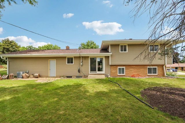 N91W17573 Saint Regis STREET, Menomonee Falls, WI 53051