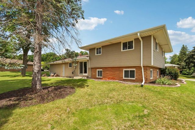 N91W17573 Saint Regis STREET, Menomonee Falls, WI 53051