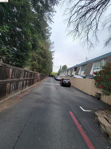 3905 Clayton Rd 12, Concord, CA 94521