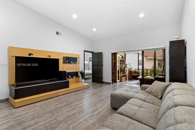 21244 Harbor Way 213-21, Aventura, FL 33180