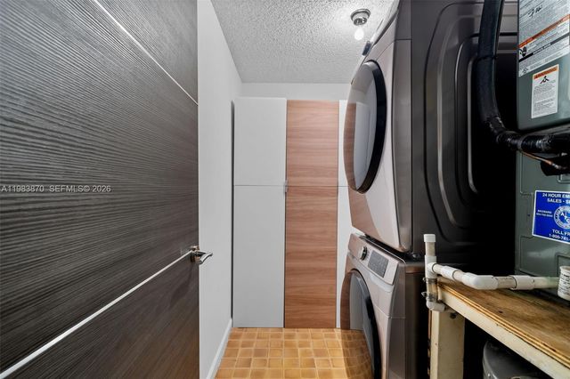 21244 Harbor Way 213-21, Aventura, FL 33180