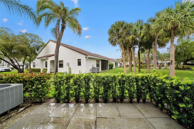 21244 Harbor Way 213-21, Aventura, FL 33180