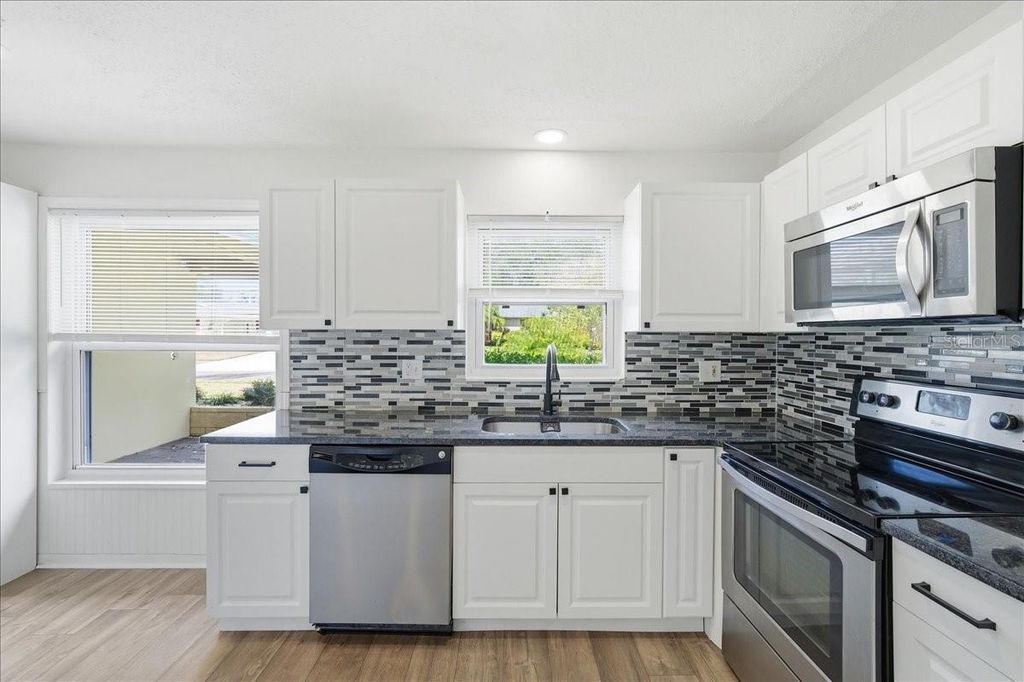 Image 11 of property listing at 2954 CURLING COURT, Palm Harbor, FL 34684