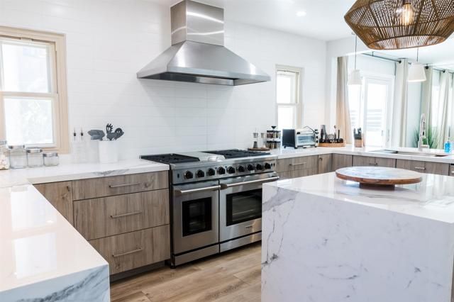 3761 Oleander Dr, San Diego, CA 92106