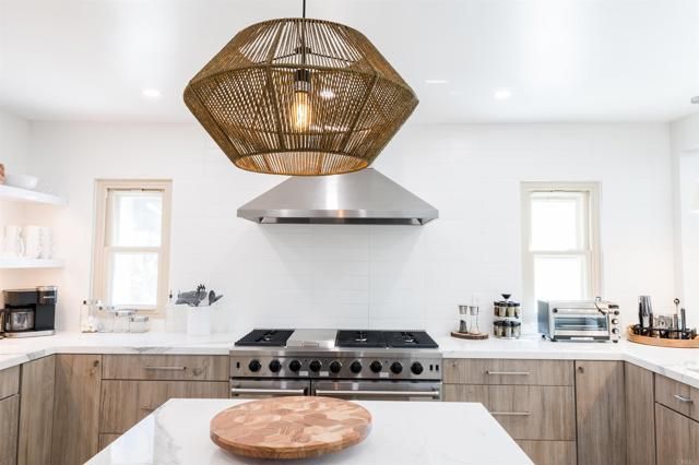 3761 Oleander Dr, San Diego, CA 92106