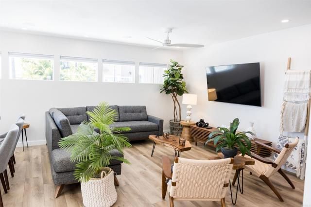 3761 Oleander Dr, San Diego, CA 92106