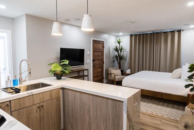 3761 Oleander Dr, San Diego, CA 92106