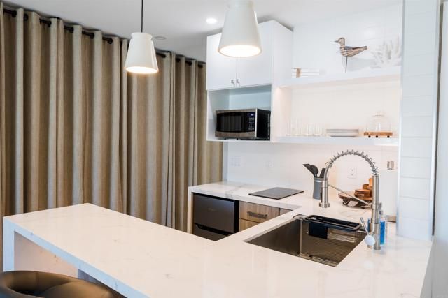 3761 Oleander Dr, San Diego, CA 92106