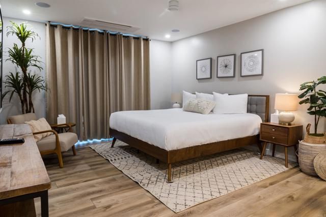 3761 Oleander Dr, San Diego, CA 92106