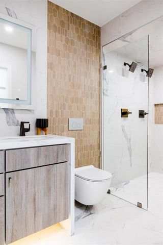 3761 Oleander Dr, San Diego, CA 92106