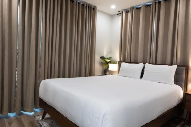 3761 Oleander Dr, San Diego, CA 92106