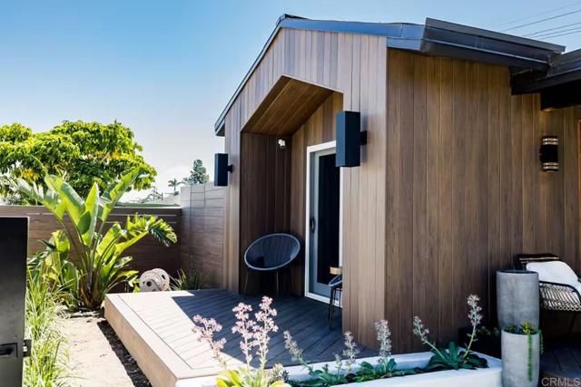 3761 Oleander Dr, San Diego, CA 92106