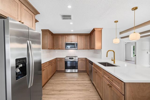 17901 PALM STREET, Umatilla, FL 32784