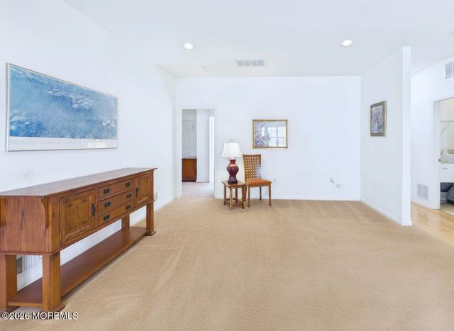 19 Appleby Drive, Helmetta, NJ 08828