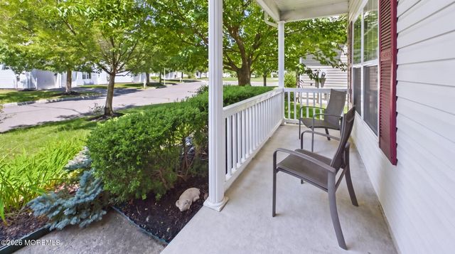 19 Appleby Drive, Helmetta, NJ 08828