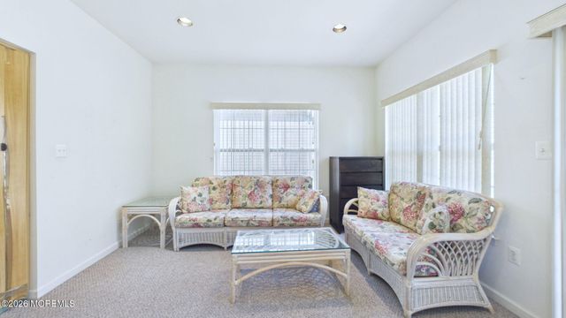 19 Appleby Drive, Helmetta, NJ 08828