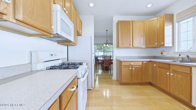 19 Appleby Drive, Helmetta, NJ 08828