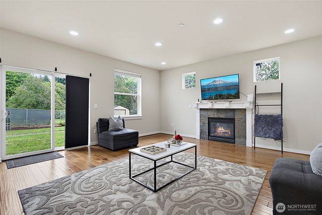 25330 128th Avenue SE, Kent, WA 98030
