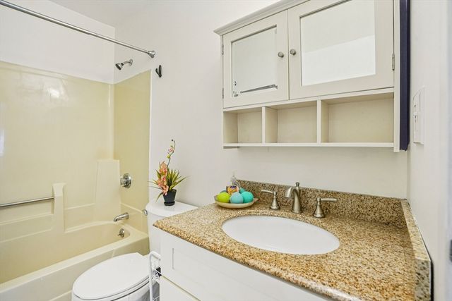 35 Desmoines Road 209, Quincy, MA 02169