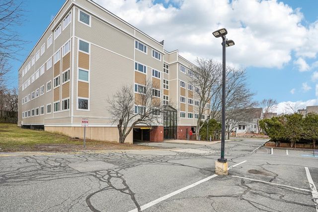 35 Desmoines Road 209, Quincy, MA 02169