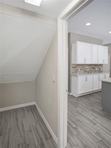 8330 Rearing Ln, Lake Worth, FL 33467