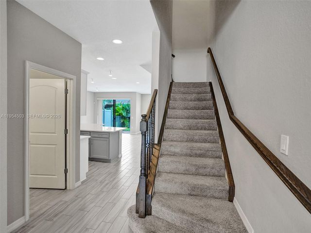 8330 Rearing Ln, Lake Worth, FL 33467