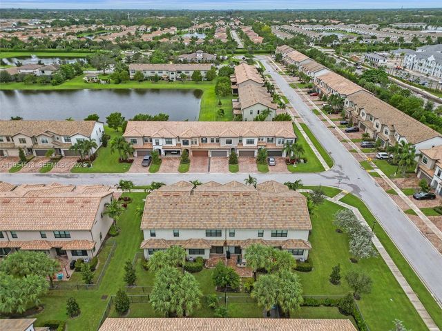 8330 Rearing Ln, Lake Worth, FL 33467