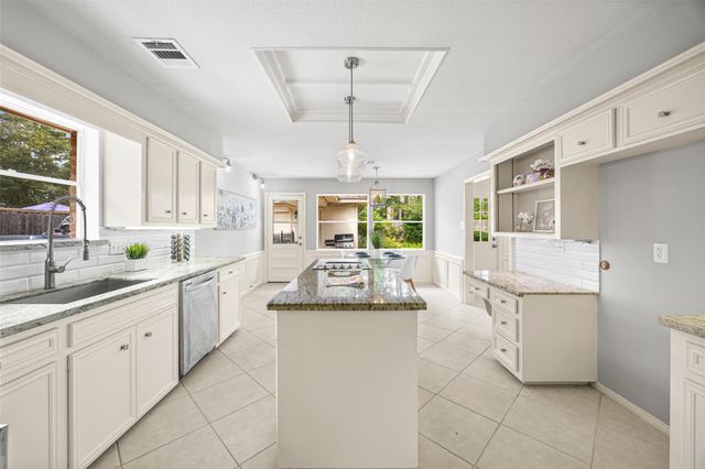 14010 Court Of Regents, Houston, TX 77069