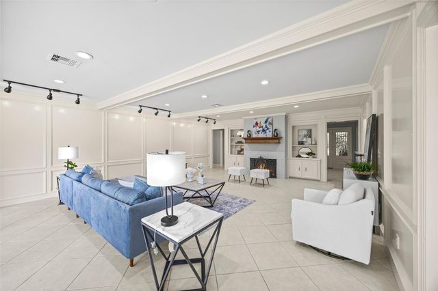 14010 Court Of Regents, Houston, TX 77069