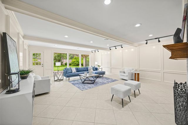14010 Court Of Regents, Houston, TX 77069