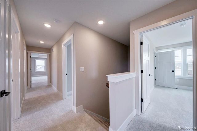 664 Round Rock, Howell, MI 48843