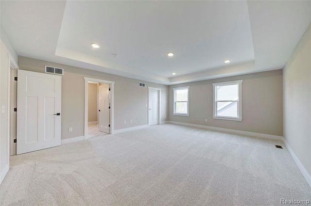 664 Round Rock, Howell, MI 48843