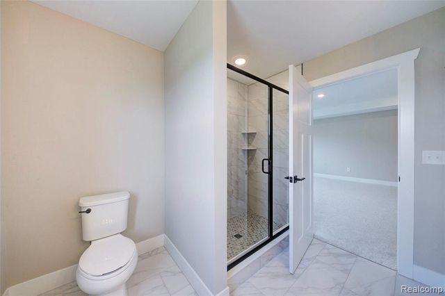 664 Round Rock, Howell, MI 48843