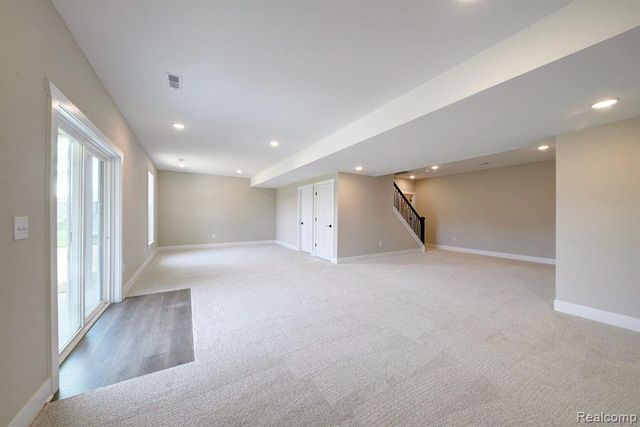 664 Round Rock, Howell, MI 48843