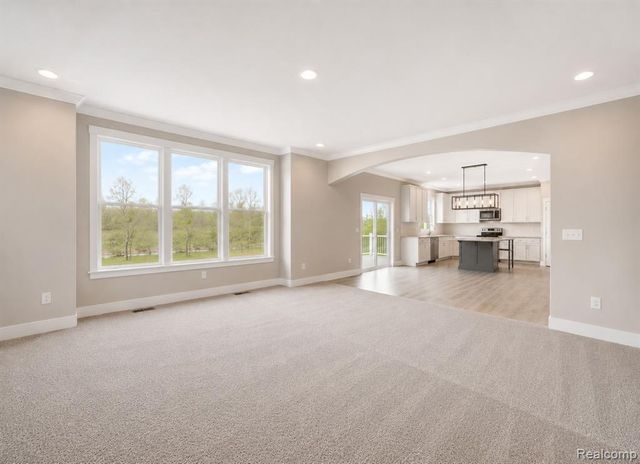 664 Round Rock, Howell, MI 48843