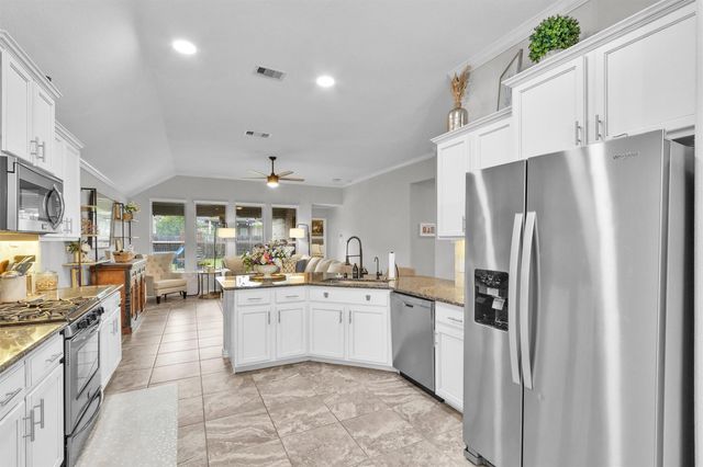 2116 Moss Creek Lane, Conroe, TX 77304