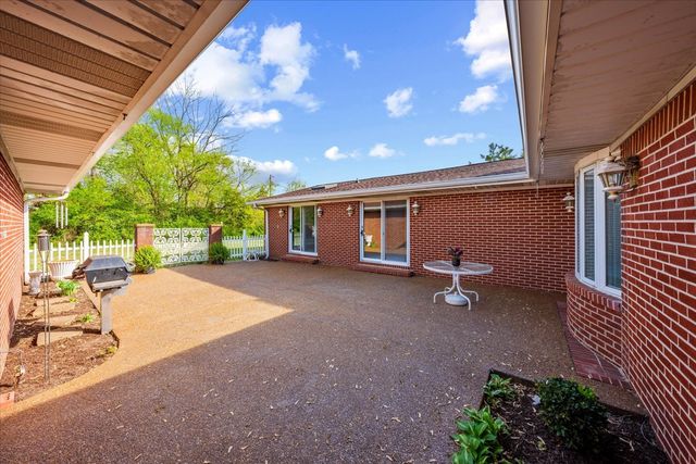 4018 Trotwood Ave, Columbia, TN 38401