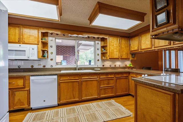 4018 Trotwood Ave, Columbia, TN 38401