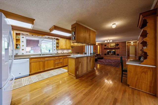 4018 Trotwood Ave, Columbia, TN 38401